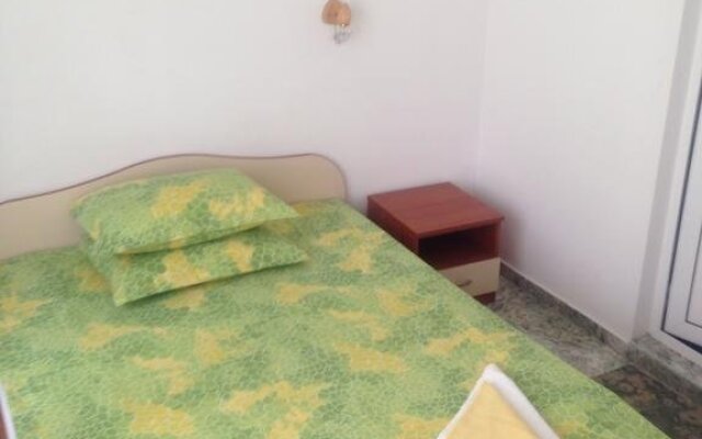 Kozarov Guest House
