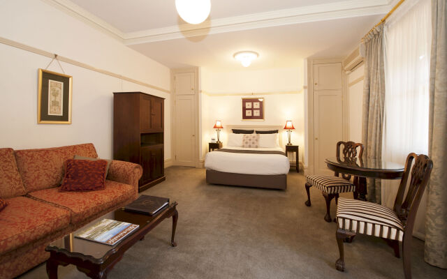 Cobb & Co Court Boutique Hotel