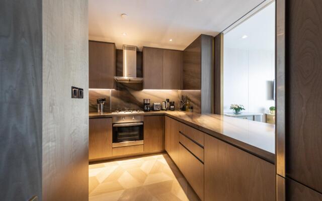 Dxb - Five - 30906 - Pj