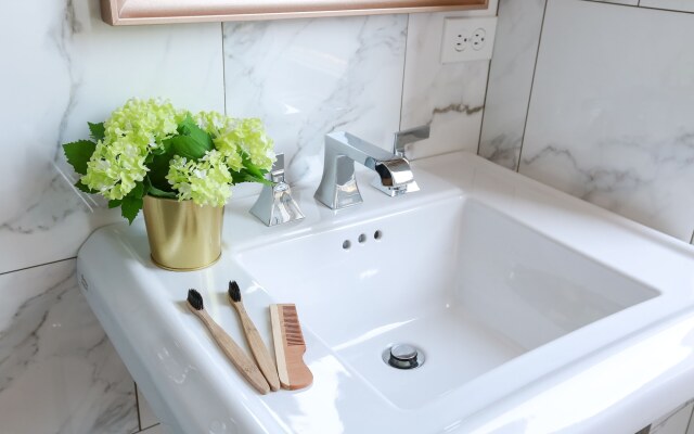 Slow Town Hotel - Reel