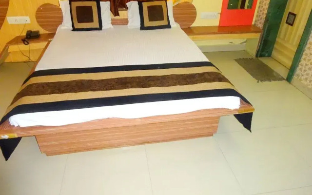 Hotel Raj Palace by Sky Stays