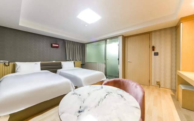Geoje Win Hotel