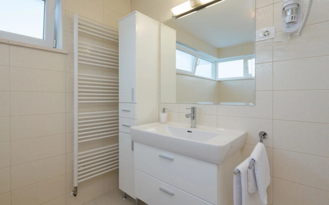 Stunning Villa Sofia With Heated Pool IN Split Hinterland