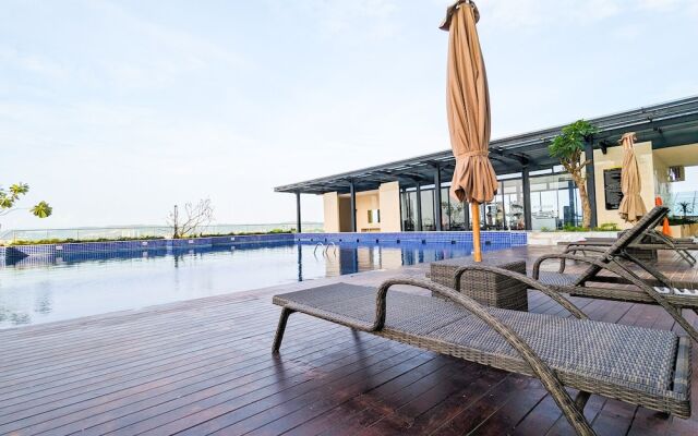 Lovina at Pollux Meisterstadt