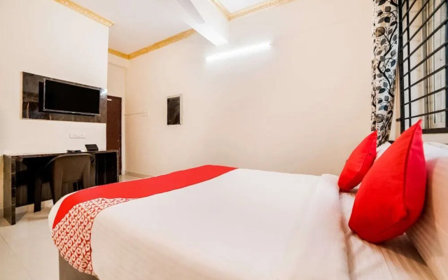 Lucky Hotels by OYO Rooms