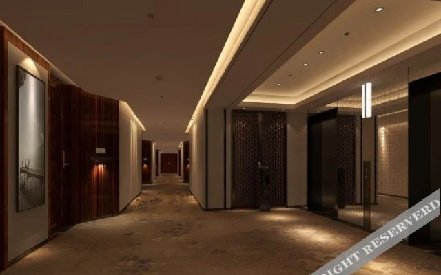Tianlun Huangchao International Hotel(Chibi North Railway Station)