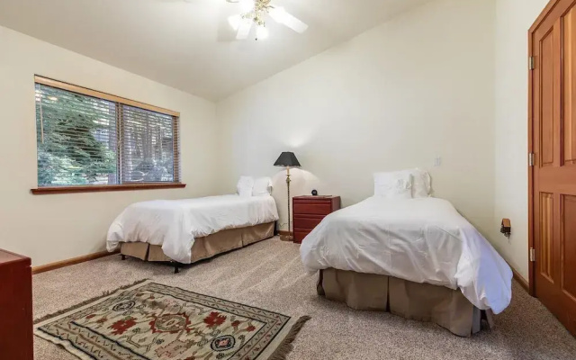 Silver Rock Lodge 5 Bedroom Home