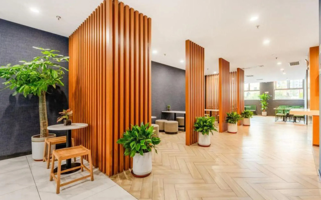 QININ Hotel Qinzhu Hotel (Xi'an Longshou North Road Hongmiaopo Subway Station)