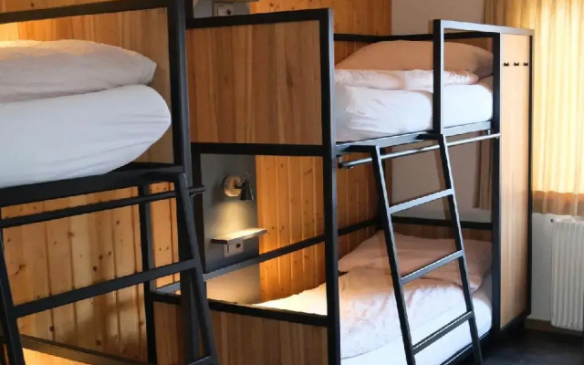 Eiger Lodge Easy