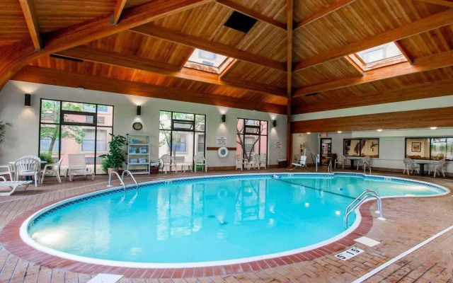 Comfort Inn & Suites Branson Meadows