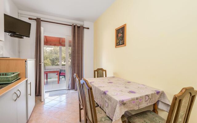 Beautiful Home in Kampor With Wifi and 2 Bedrooms