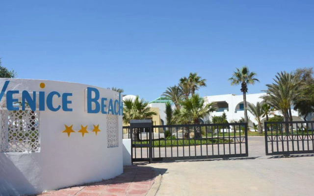 Venice Beach -Couples and Families Only