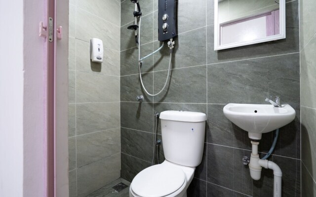 VRM Hotel by OYO Rooms