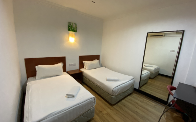 Super OYO 89847 Switz Paradise Hotel