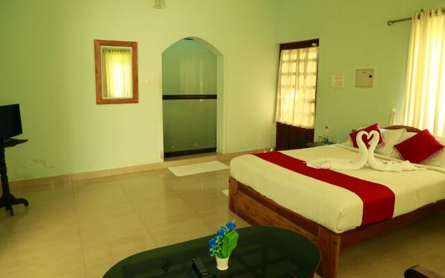 Aruvi Resorts