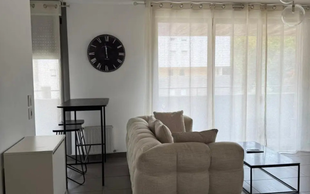 T2 Port Marianne avec balcon et place de parking