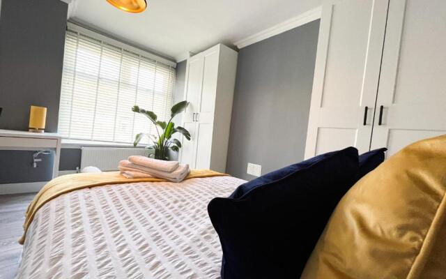 ***3 bedroom Home away from Home with BBQ grill***