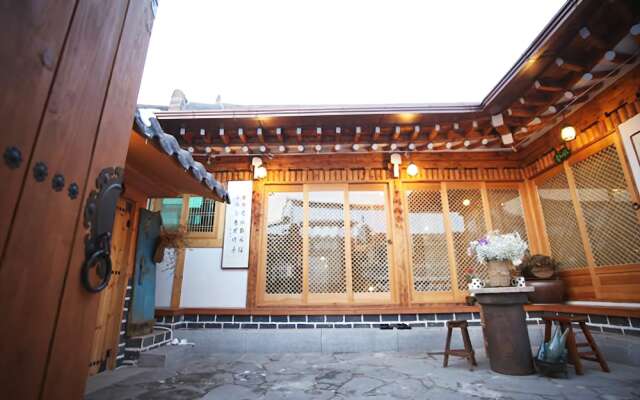 Jeonju Gangryeongjeon Guesthouse