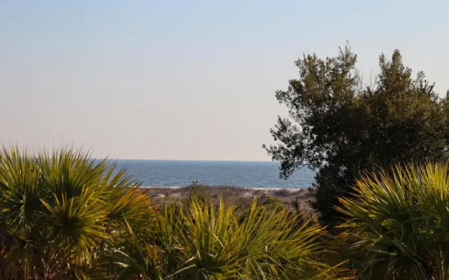 Spacious Ocean View Home w/ New Furniture, Huge Deck, & Wifi