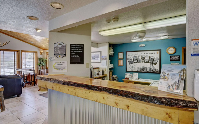 Super 8 by Wyndham Gardiner/Yellowstone Park Area