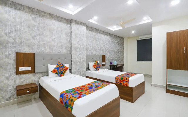 Fabhotel Royal Signature