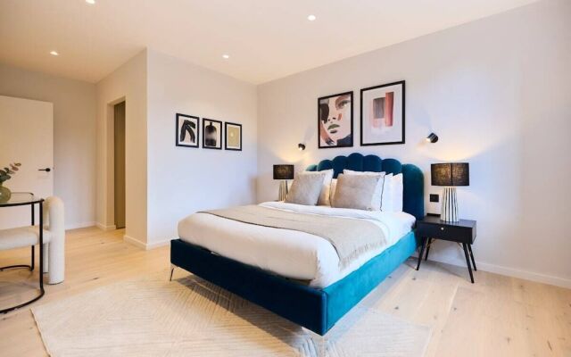 The Brondesbury Place - Bright 2bdr Flat With Balcony + Parking