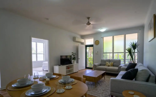 Nightcliff Retreat Stylish 2BR Apt Near Foreshore
