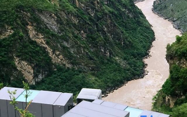 Tiger Leaping Gorge Camp Shangri-La