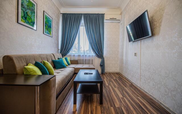 Five Stars Exquisite Kvartira in the Center