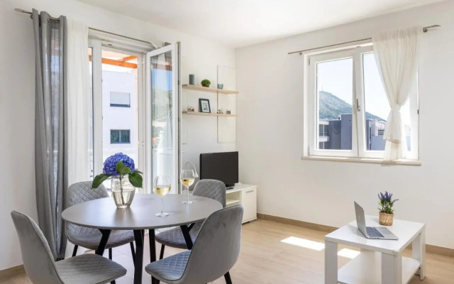 Apartments Sandra Solitudo I