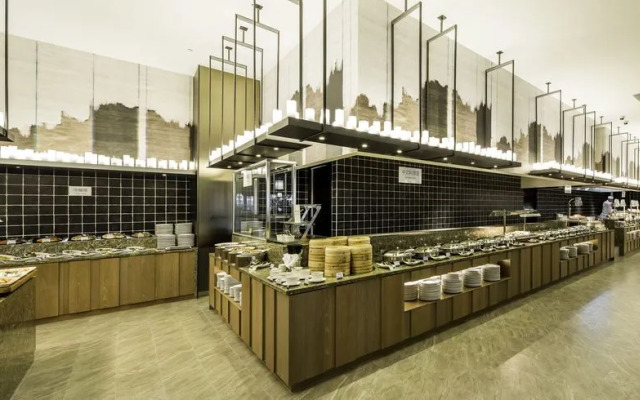 Everrich Golden Lake Hotel