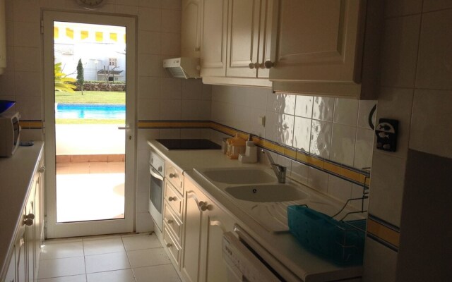 House With 2 Bedrooms in Vilamoura, With Pool Access and Enclosed Gard