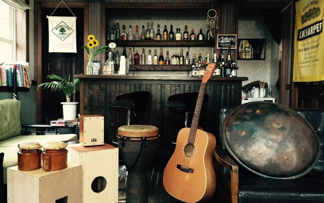 Iza Kamakura Guest House & Bar - Hostel