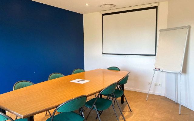 Hotel Kyriad Direct Roanne