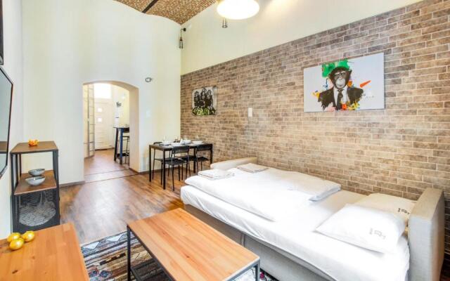 d.Five Jewish Quarter Loft