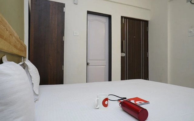 OYO 28029 Living Luxurious Studio Rooms