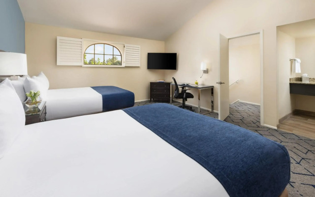 Scottsdale Plaza Resort