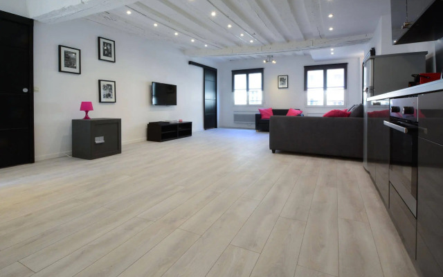 Luxury Apartment in Paris - Marais