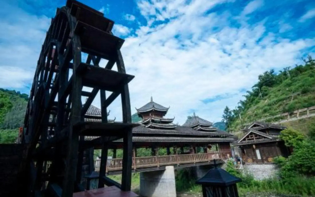 Guyun Langqiao Holiday Hotel