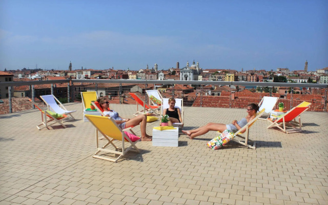 Sunny Terrace Hostel
