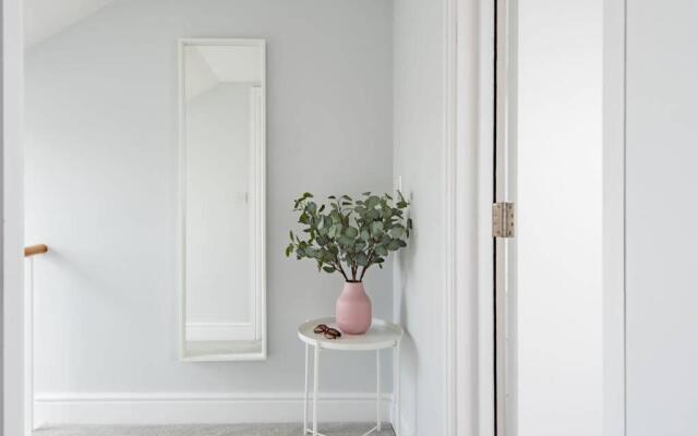 Stunning large sea view apartment - The Lookout