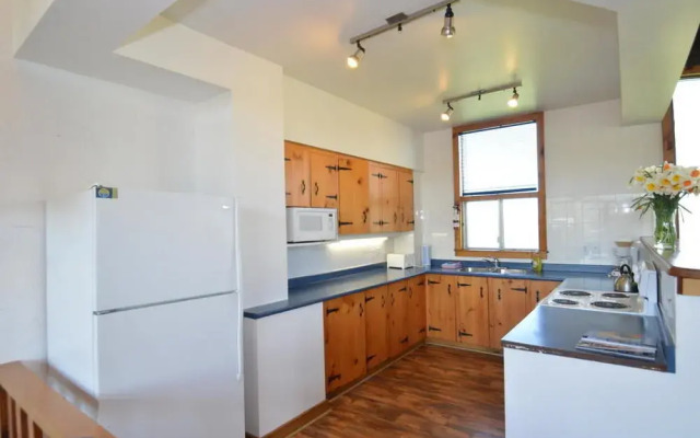 6 Bed Blue Mountain Rental with Hot Tub