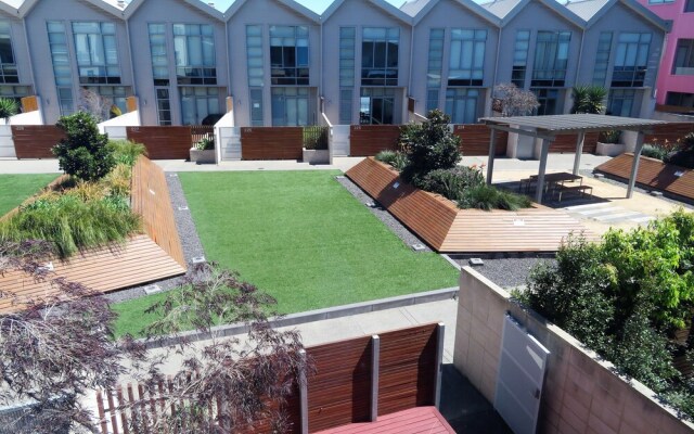 Readyset Townhouses Docklands