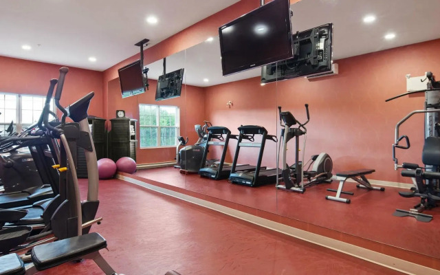 Best Western Plus Fredericton Hotel & Suites