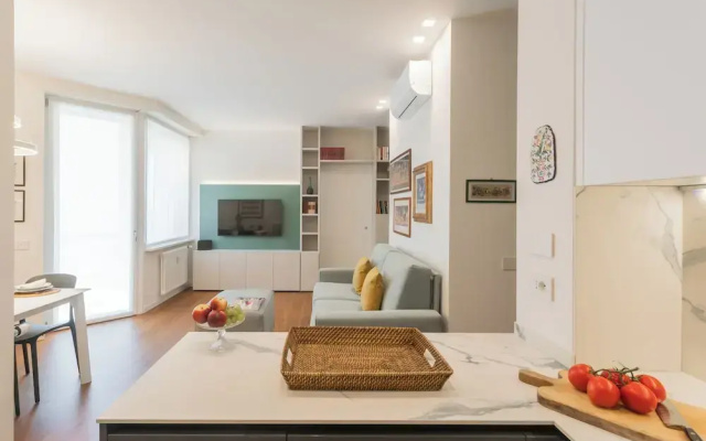 Como Volta Square With Terrace by Rent all Como