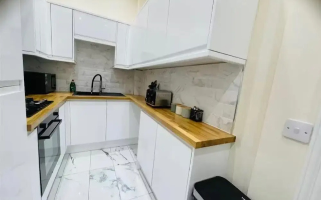 Near Hampden - Parking - Wifi - Sleeps 6