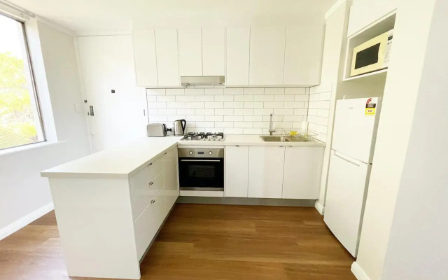 Studio 101 - First floor Fremantle studio apartment