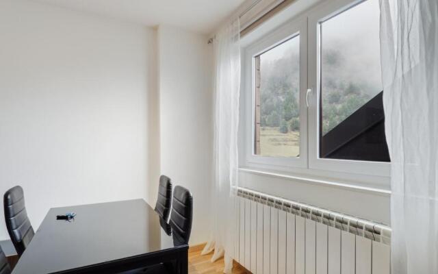 Studio at Arinsal 100 m away from the slopes with wifi