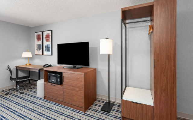 AmericInn by Wyndham Plymouth