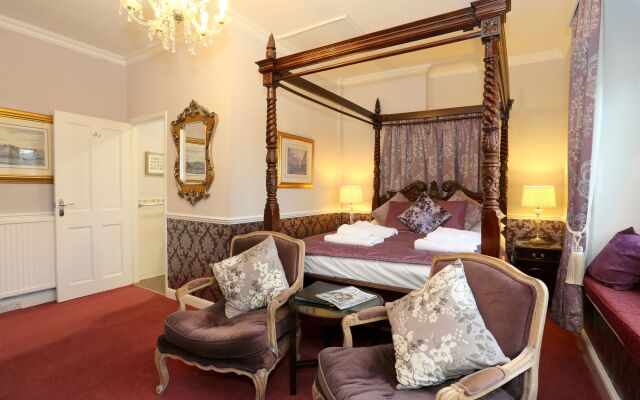 The Downe Arms Hotel